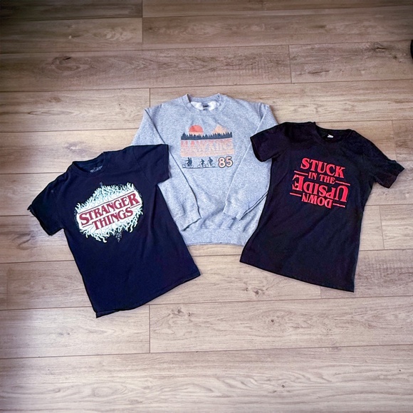 STRANGER THINGS NETFLIX MERCH BUNDLE SIZE SMALL - Picture 1 of 4